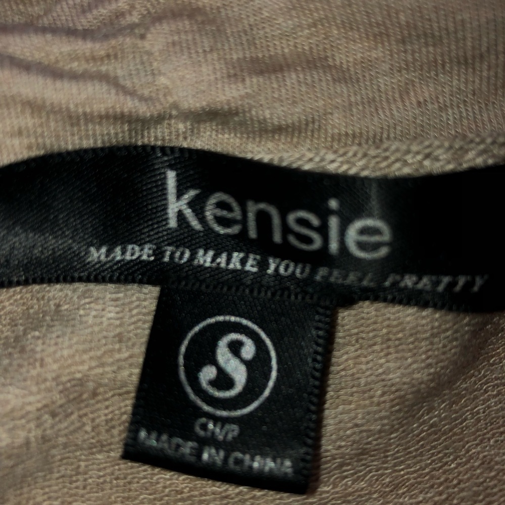 Women’s tan Kensie sleeveless jacket. Size small. - Picture 8 of 8